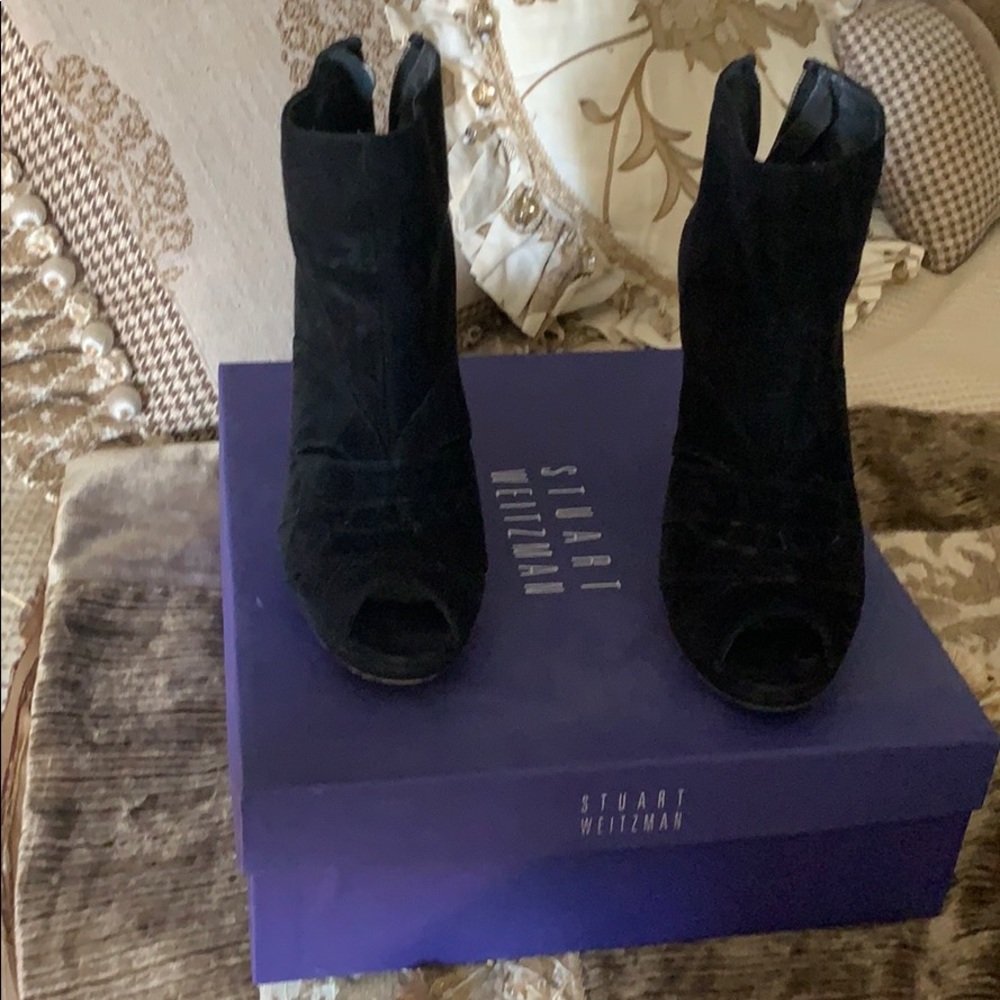 Stuart weitzman wave length black swade shoes